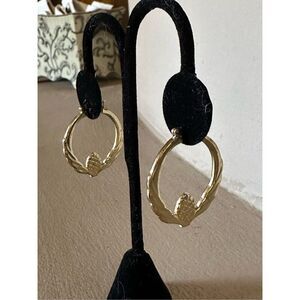 Vintage gold tone earrings
